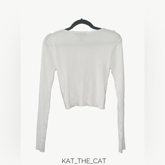 NWT Streetwear Society Women's Long Sleeve V-neck w/ Front Knott Crop Sweater - Picture 9 of 11